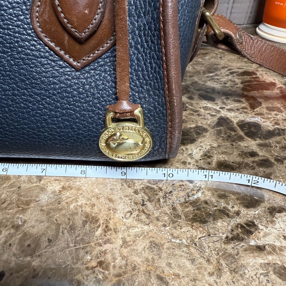 Vintage Dooney & Bourke A6 All Weather Medium Blue Purse
SIZE: M - Picture 4 of 10